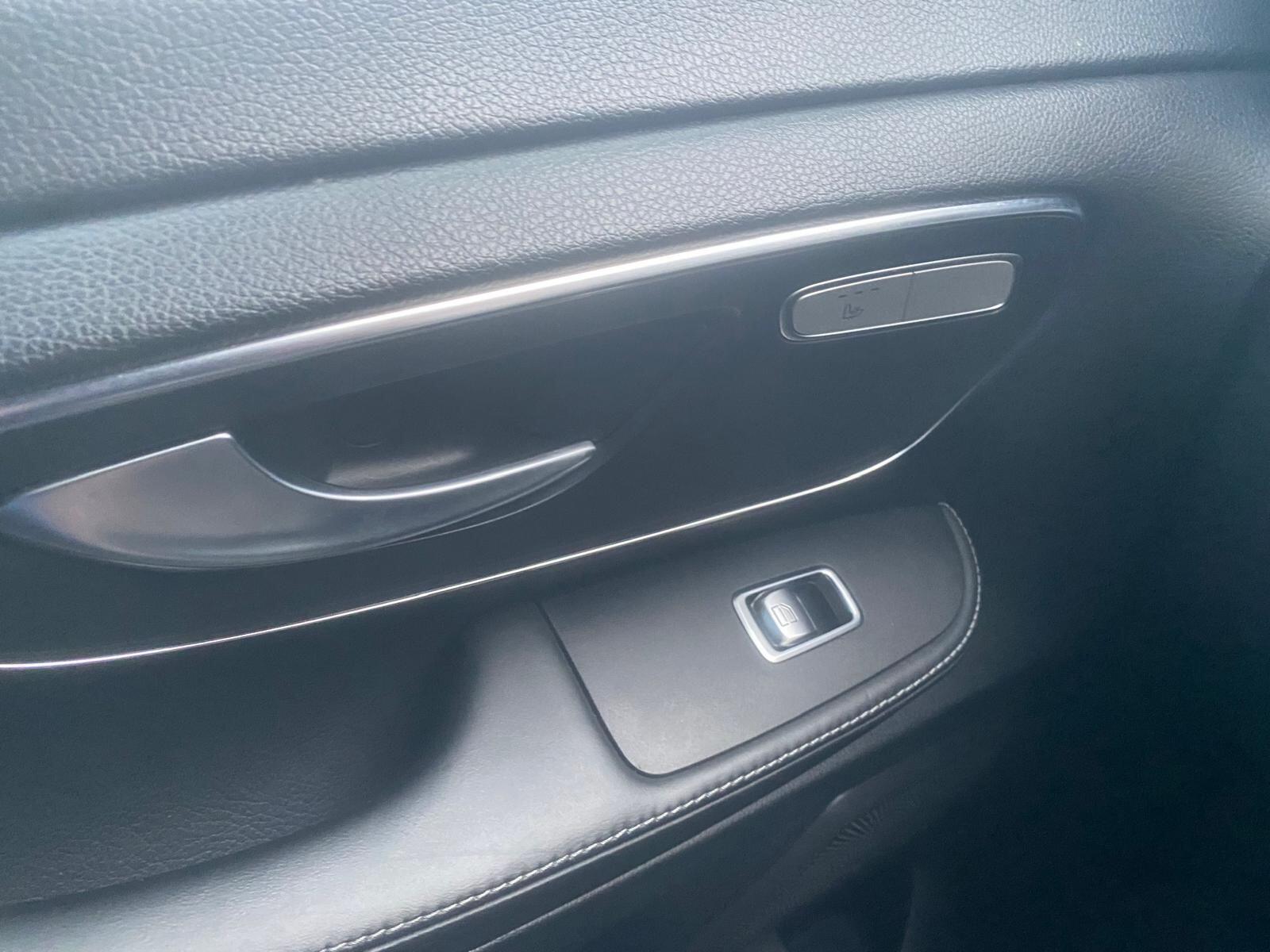 Mercedes-Benz V Class - image 9
